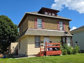 Building Photo - 114 N Park St