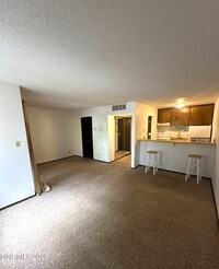 Building Photo - 1000 Beck St