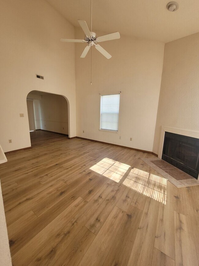 Building Photo - 2304-2306 Monmouth Ct