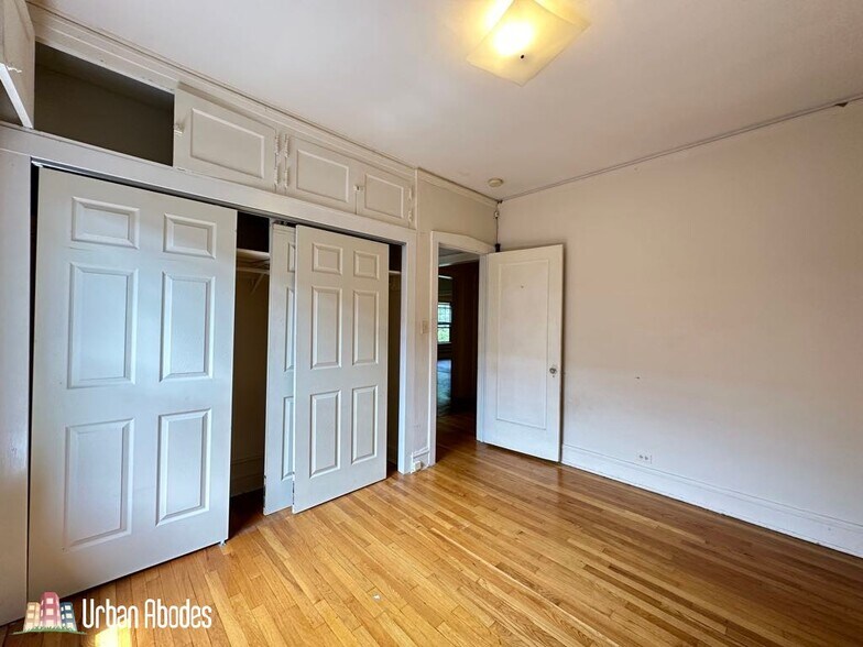 Building Photo - 1133 Oak Ave
