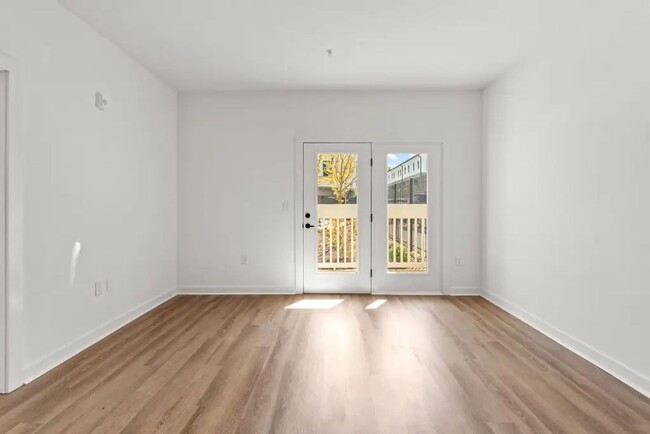 Building Photo - Newer 1 bedroom condo in The Ontario in Na...