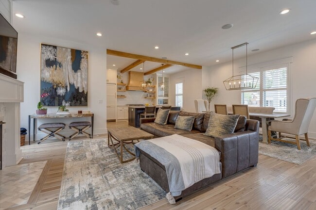 Building Photo - Franklin Home For Lease