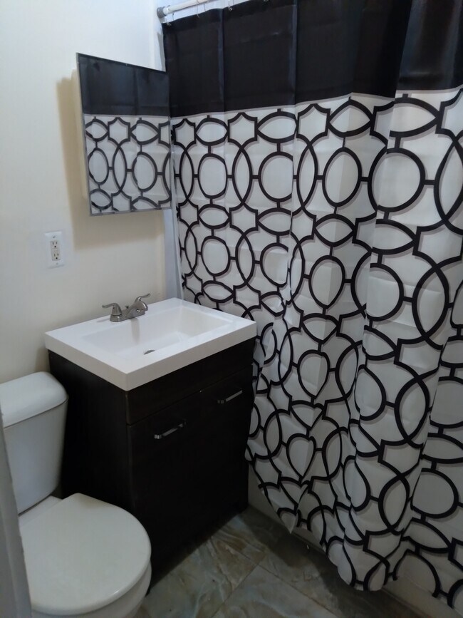 Building Photo - 232 Shephard Ave