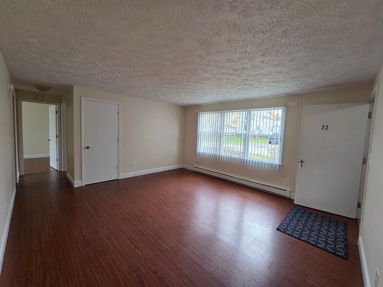 Building Photo - 20 Booker St