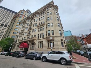 Building Photo - 8 Garrison St