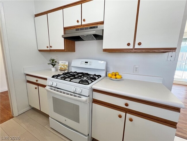 Building Photo - 2300 Santa Clara Dr