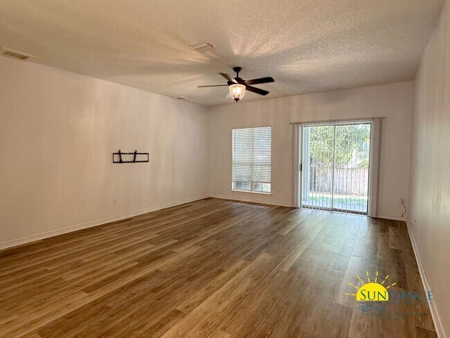 Building Photo - 2817 Bay Club Dr