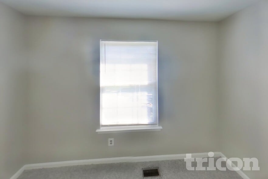 Building Photo - 403 Darby Ln