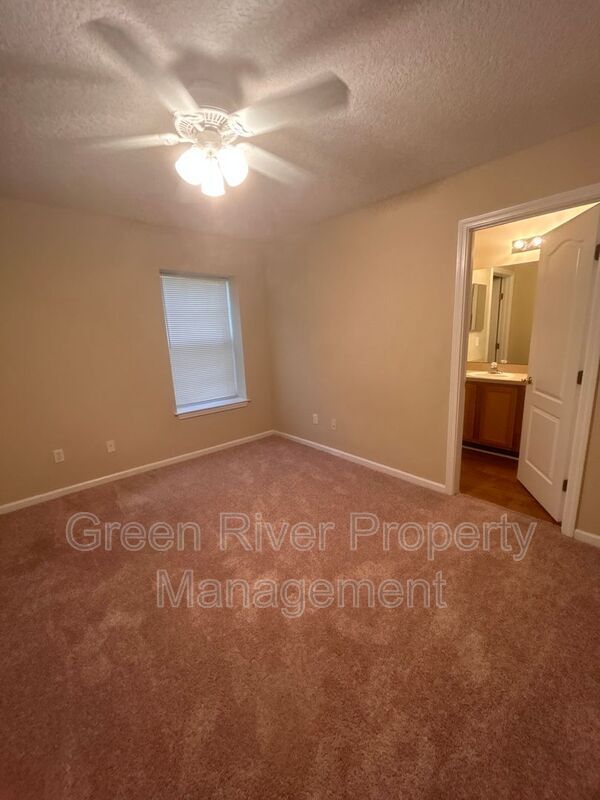 Building Photo - 2120 Stone Creek Dr