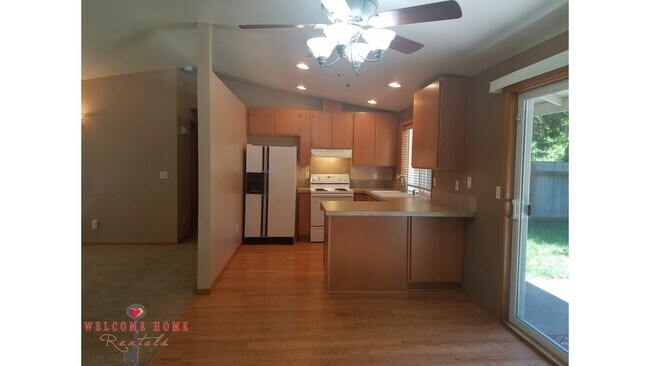 Building Photo - Wonderful rambler in amazing wooded commun...