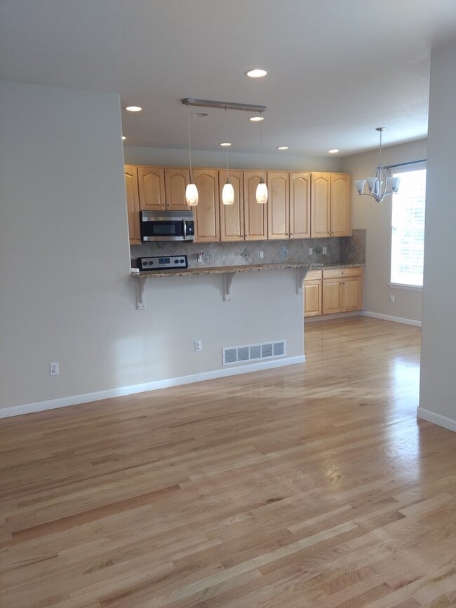 Building Photo - 1451 Whitehall Dr