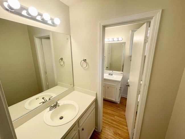 Building Photo - 3/2 For Rent in Madison! *MOVE IN SPECIAL*