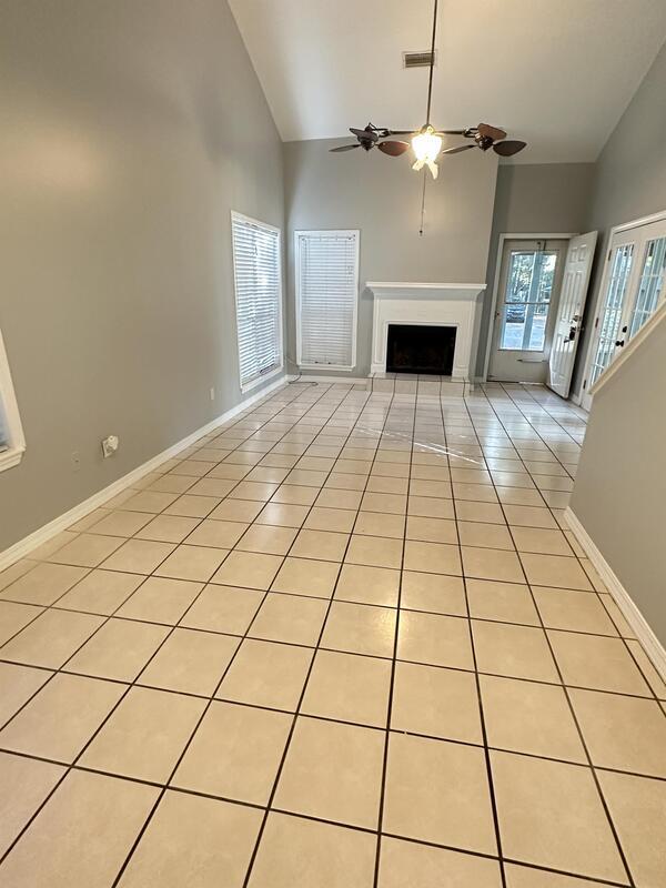 Building Photo - 54 Summer Oaks Dr