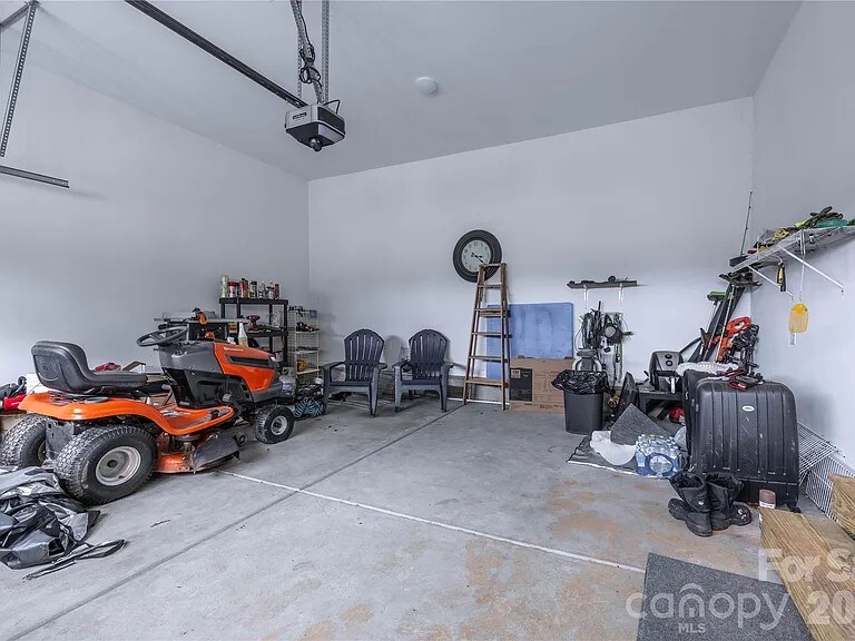 Building Photo - 245 John Cline Rd