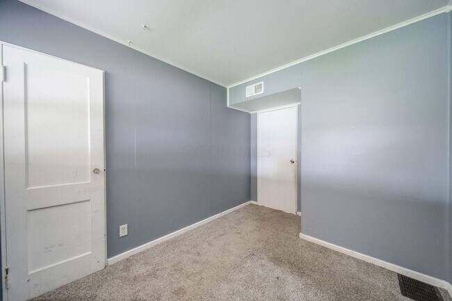 Building Photo - Affordable 3-Bedroom Home with Covered Pat...
