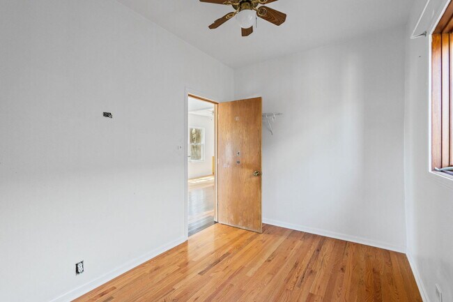Building Photo - 5230 S Lockwood Ave