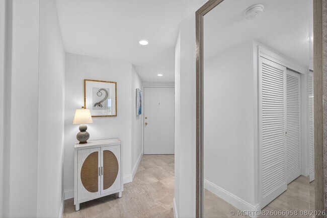 Building Photo - 2600 N Flagler Dr