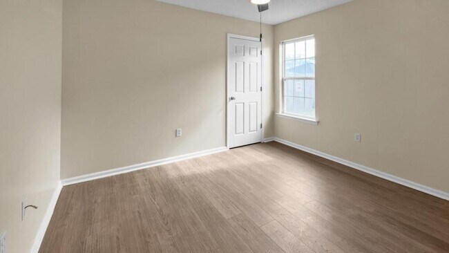 Building Photo - 819 Kristen Ln