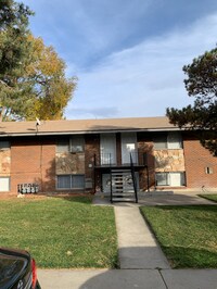 Building Photo - Hendricks Pyne Acres