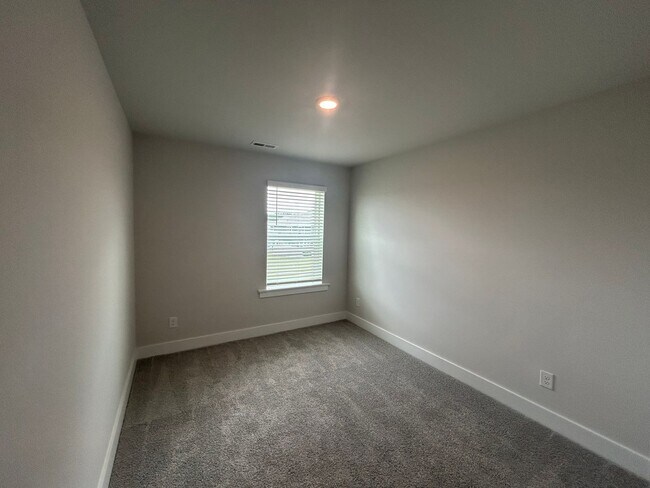 Building Photo - 5784 Harebell Rd