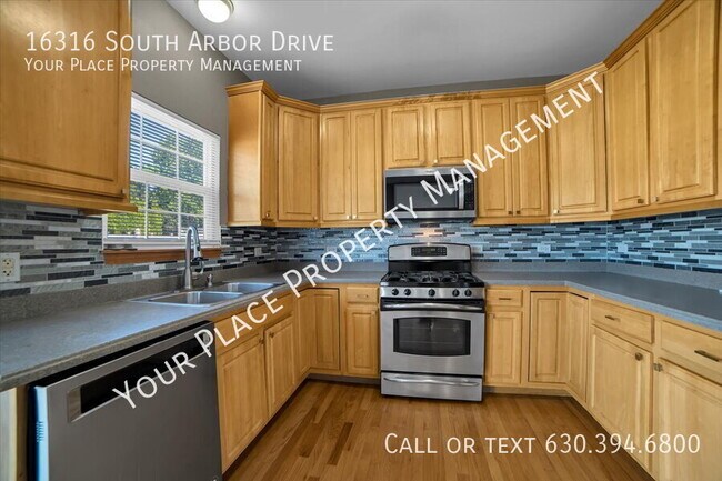 Building Photo - 16316 S Arbor Dr
