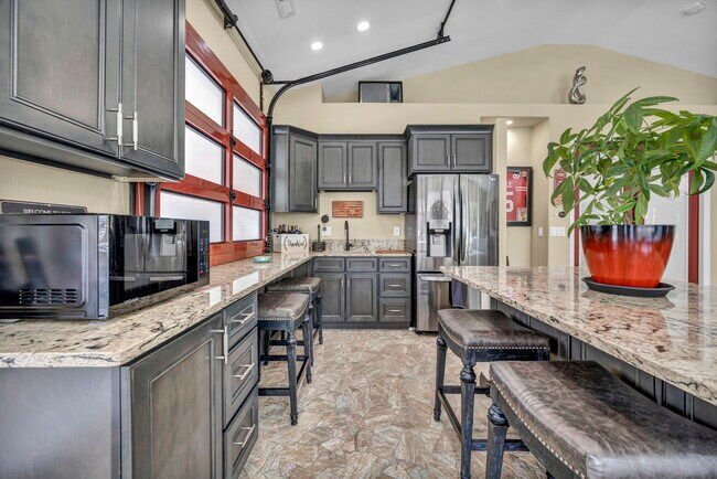 Building Photo - 6015 Stillmeadow Dr