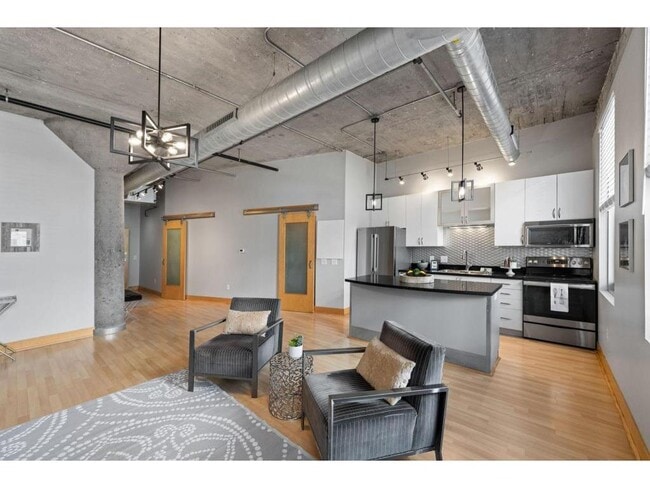 Building Photo - 918 N 3rd St