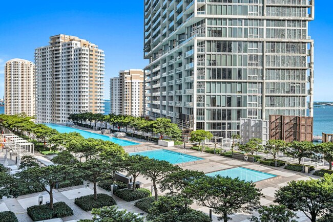Building Photo - 485 Brickell Ave