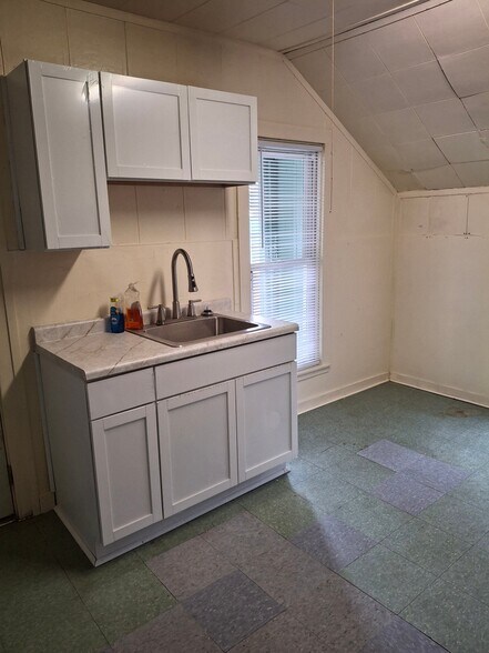 Building Photo - 822 Fulton St W