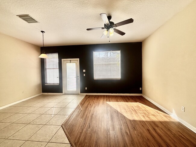 Building Photo - 13010 Langstaff Dr