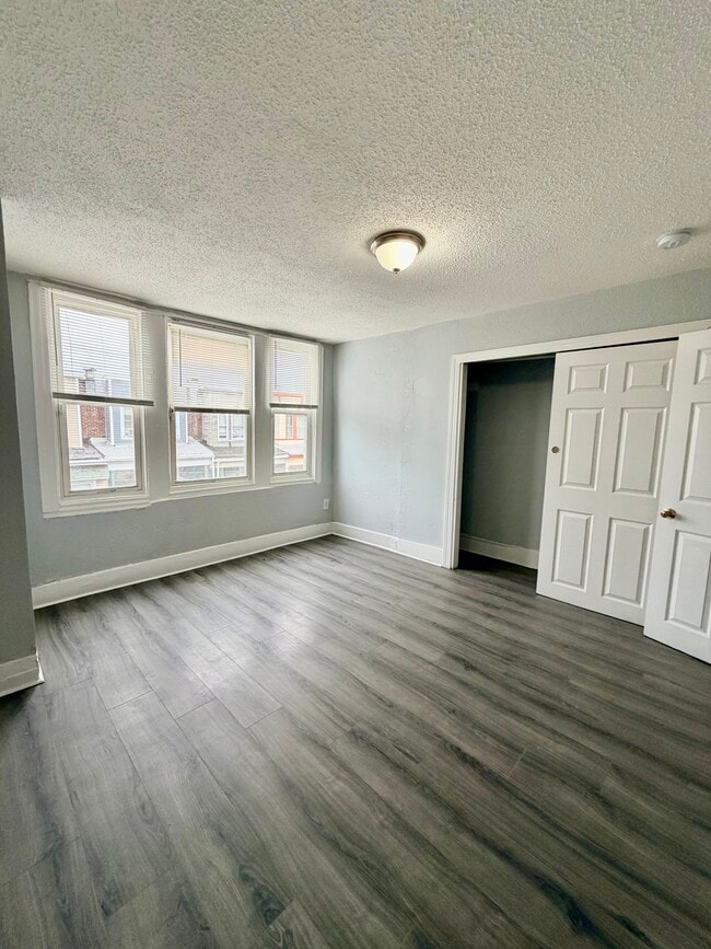 Building Photo - 5627 Malcolm St