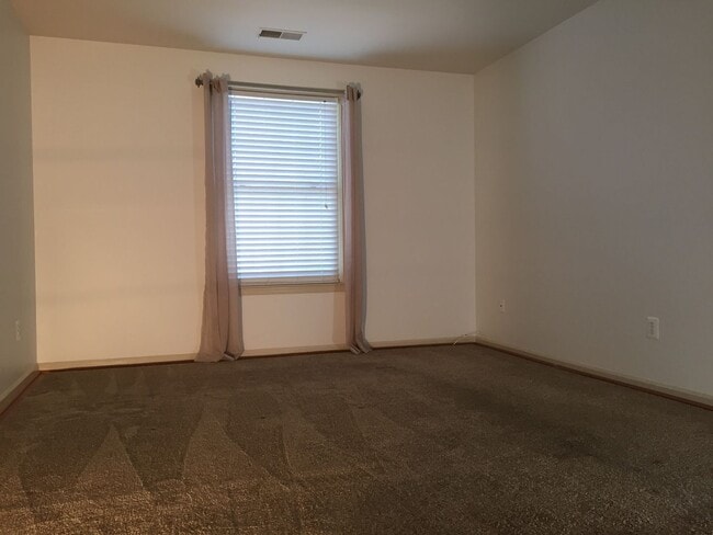 Building Photo - 10714 Kings Riding Way