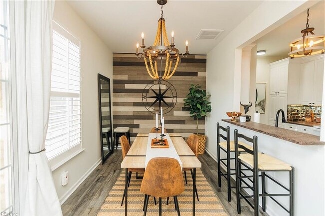 Building Photo - 2000 Picardy Ct