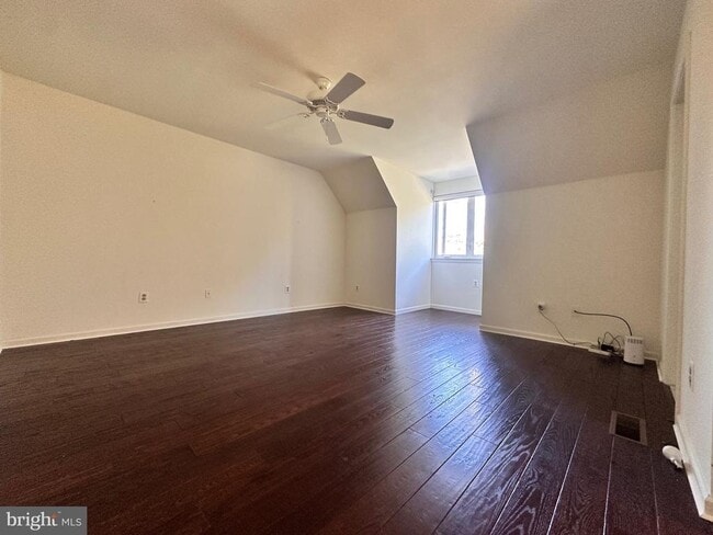 Building Photo - 8 Wellfleet Ln