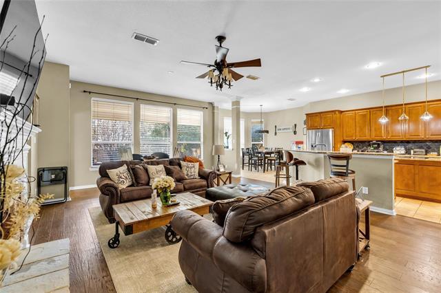 Building Photo - 4937 Bellflower Way