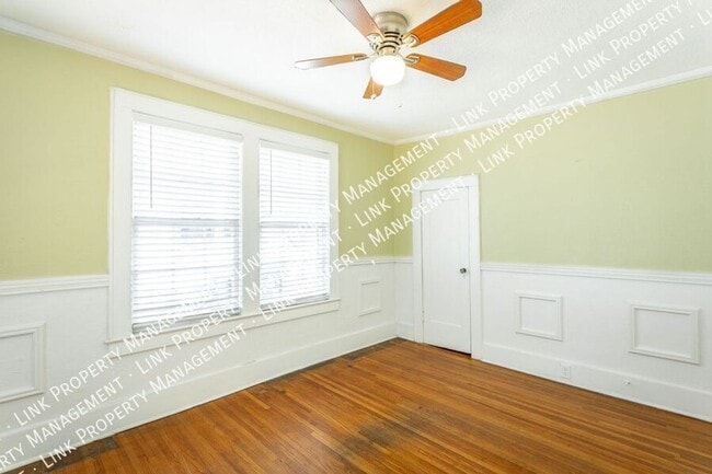 Building Photo - Charming Fully Renovated 4-Bedroom Home in...