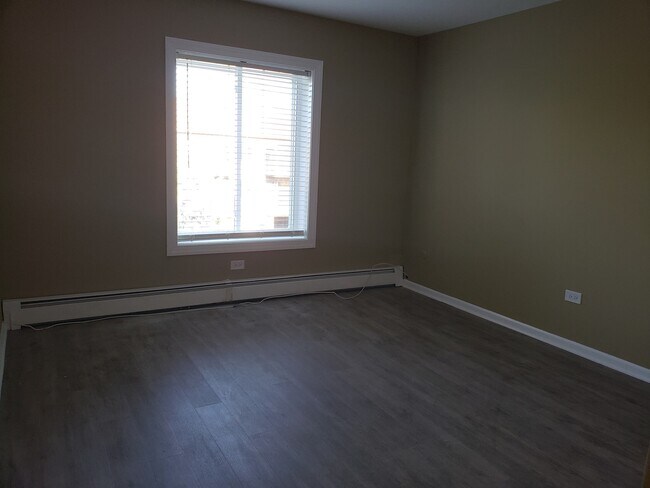 Building Photo - 1665 Coach Dr