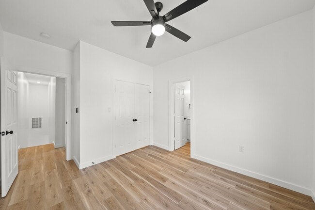 Building Photo - 1512 W Blum St