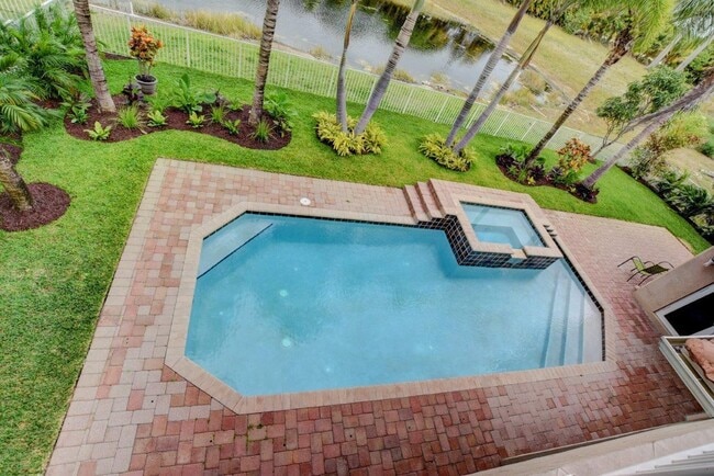 Building Photo - 6669 Cobia Cir