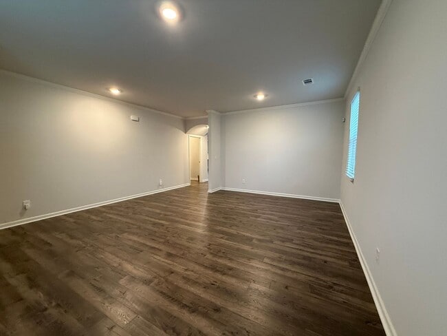 Building Photo - Beautiful and Spacious 5BR 4.5BA Home w/ Full Appliance Kitchen • Garage in Fairburn