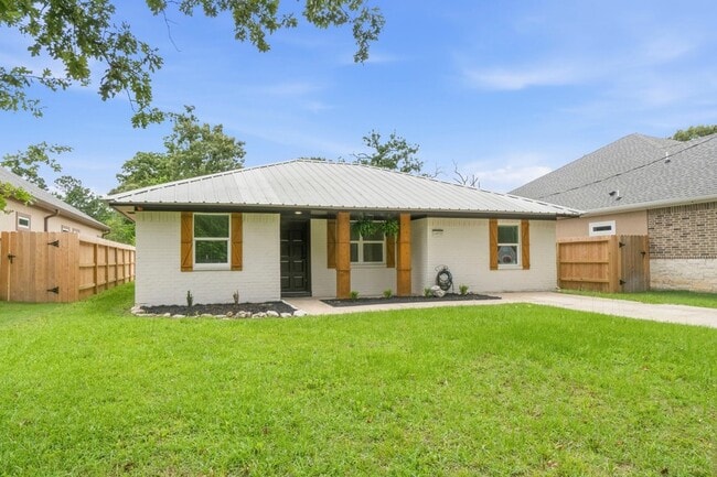 Building Photo - 14850 Coaltown Rd