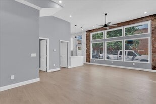 Building Photo - 3500 Magnolia Ave