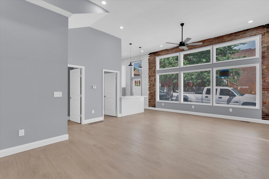 Building Photo - 3500 Magnolia Ave