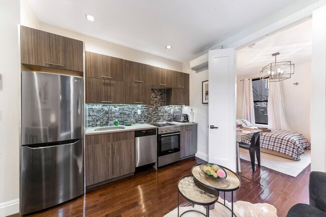 Building Photo - 1114 1st Ave