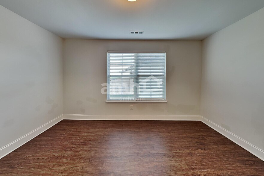 Building Photo - 5039 Mountain Springs Rd
