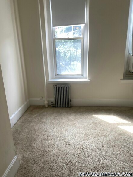 Building Photo - 1223 Beacon St