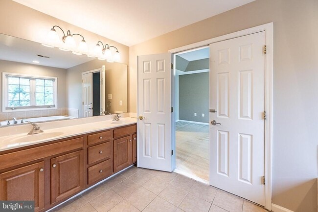 Building Photo - 117 Herndon Mill Cir