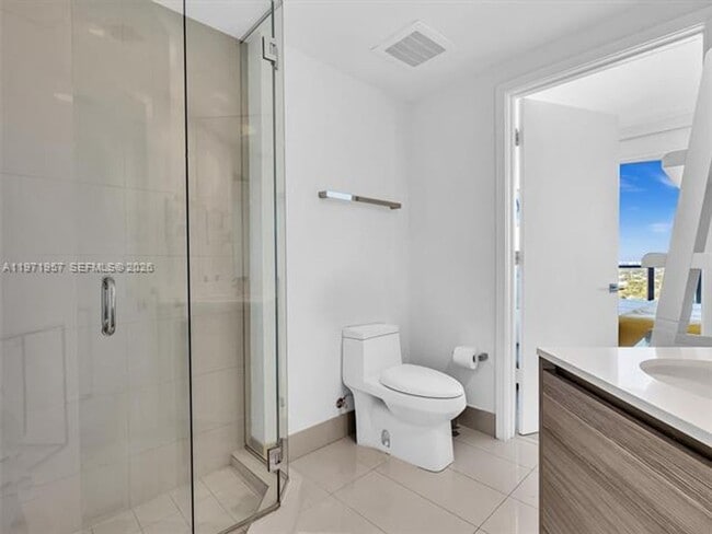 Building Photo - 121 NE 34th St