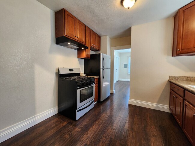 Building Photo - 143 9th St