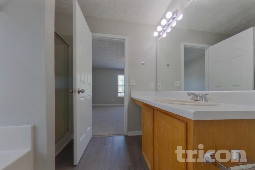 Building Photo - 5413 Wicklander Dr